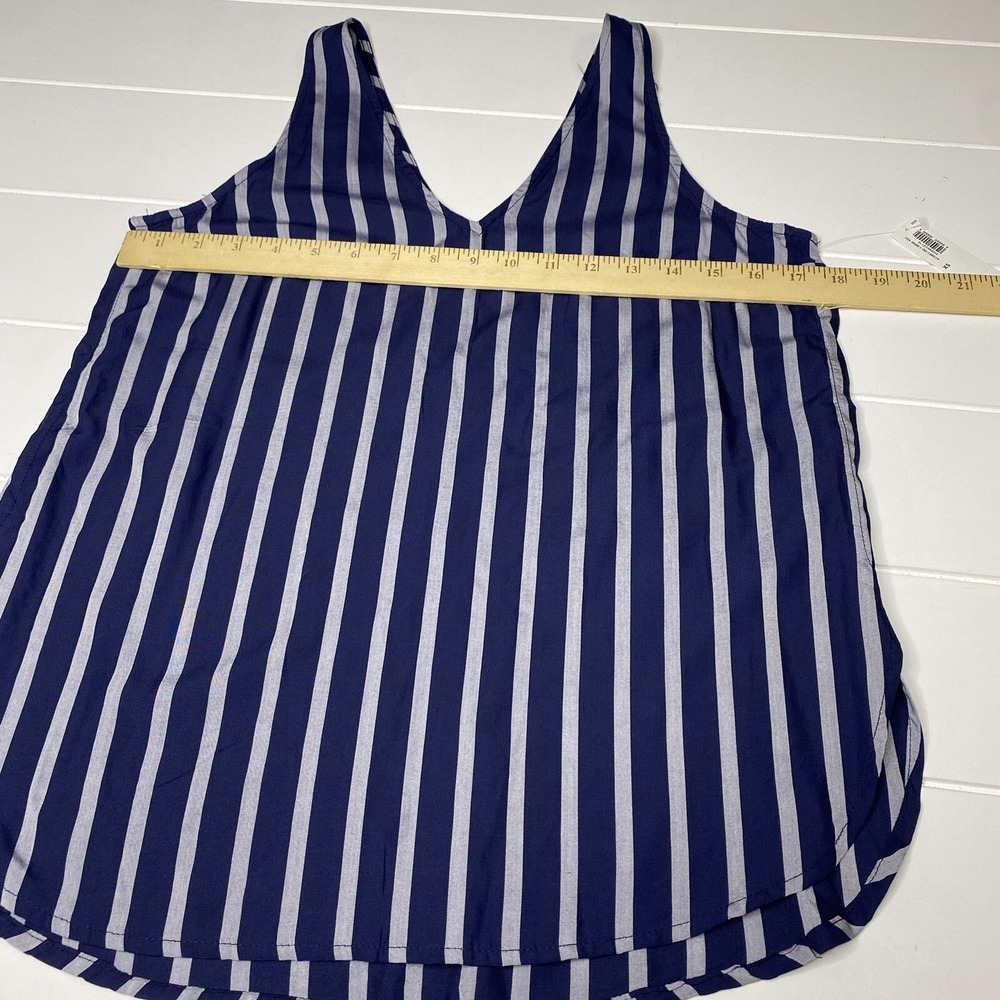 Old Navy Women's‎ Top Blue Striped V Neck Sleeveless Tank Size XS - Picture 9 of 13